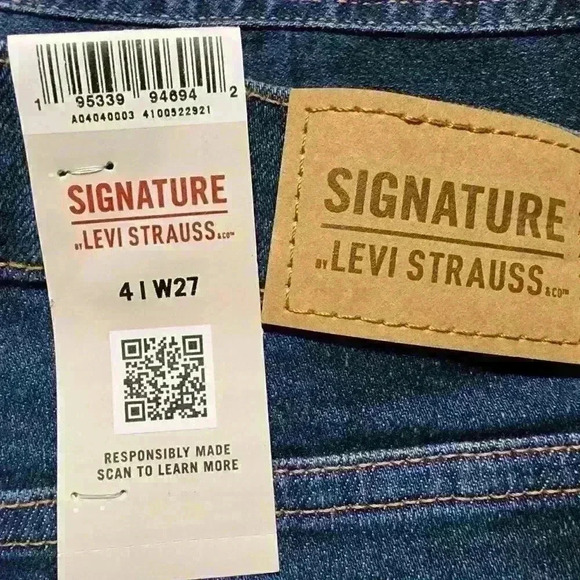 Signature by Levi Strauss Women's Heritage High Rise Straight Jeans Medium Wash - Picture 8 of 11
